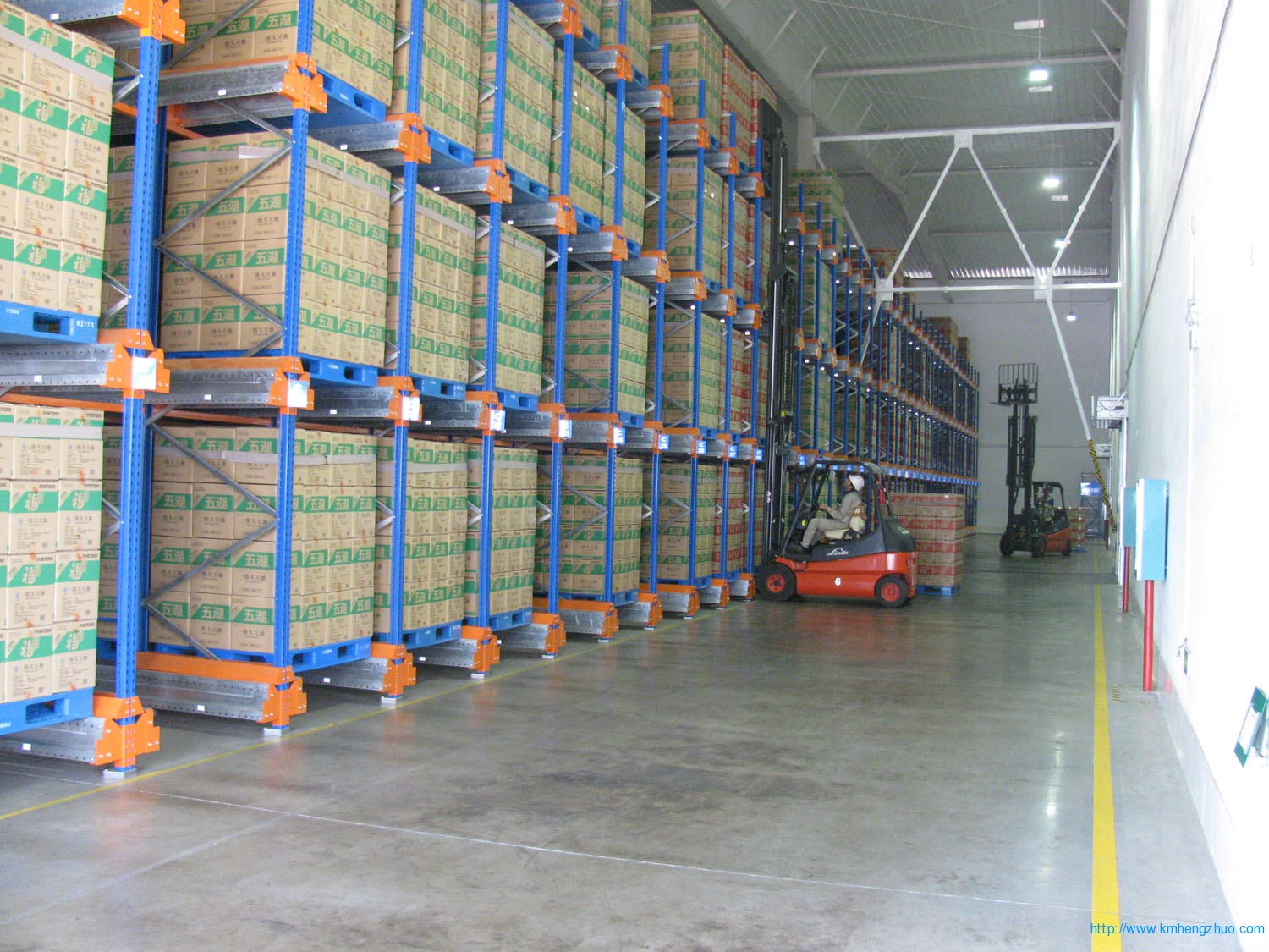 HZ-798型通廊式貨架 通廊式倉庫貨架應用案例 HZ-798型通廊式貨架 通廊式倉庫貨架應用案例