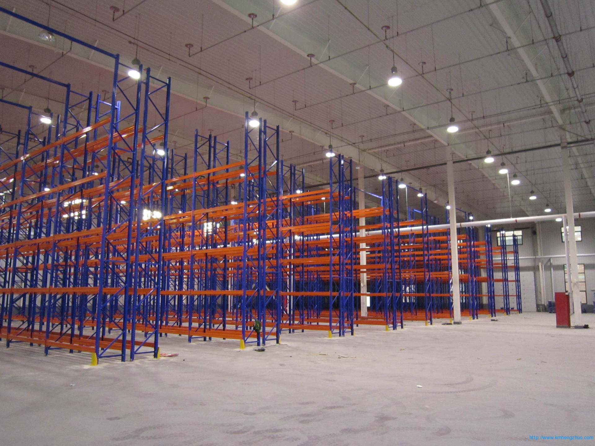 HZ-790型橫梁式貨架    重型高層倉庫貨架應用案例 HZ-790型橫梁式貨架    重型高層倉庫貨架應用案例