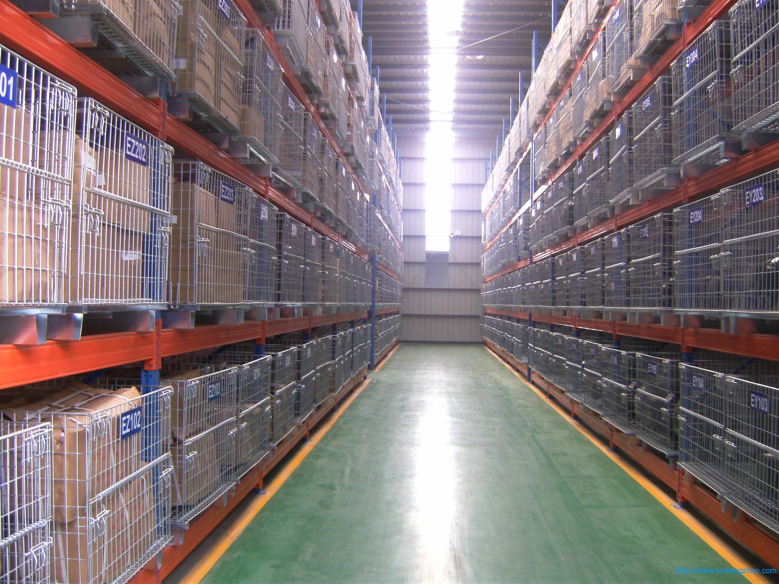 HZ-790型橫梁式貨架    重型高層倉庫貨架應用案例 HZ-790型橫梁式貨架    重型高層倉庫貨架應用案例