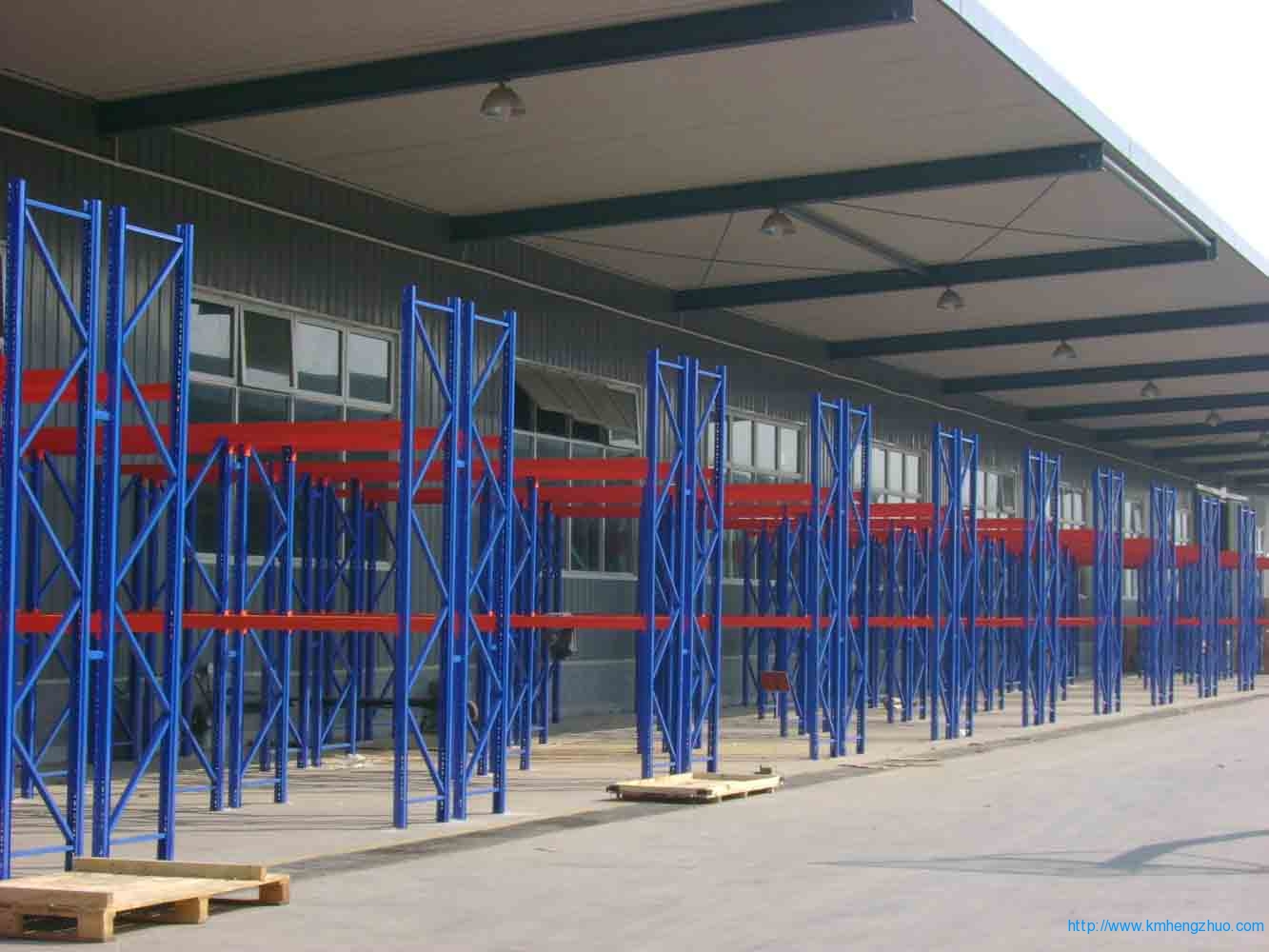 HZ-790型橫梁式貨架    重型高層倉庫貨架應用案例 HZ-790型橫梁式貨架    重型高層倉庫貨架應用案例