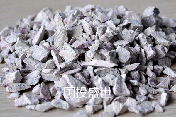 沸石可應(yīng)用于天然合成草皮混合物-國投盛世