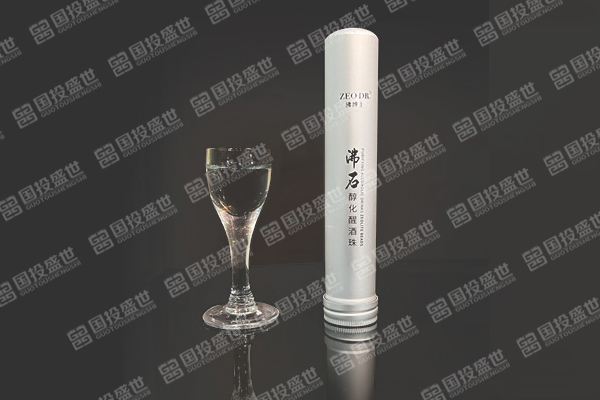 放入醒酒珠的白酒更好喝？—看新酒如何變老酒