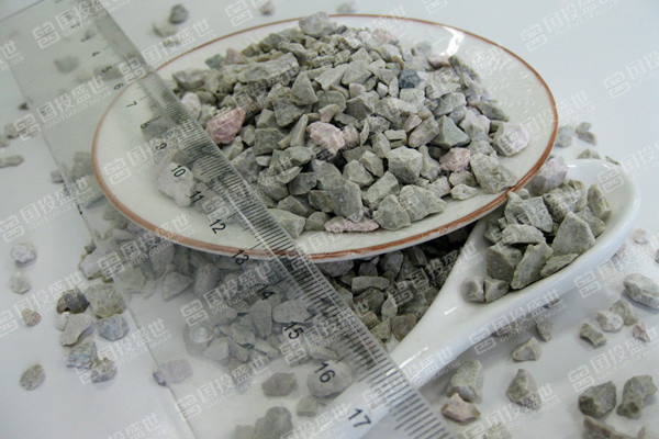 為什么沸石放在魚缸中有很大益處？-國投盛世