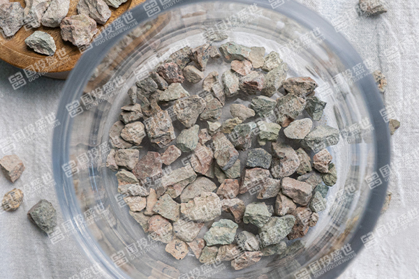 沸石與活性炭的吸附能力比較